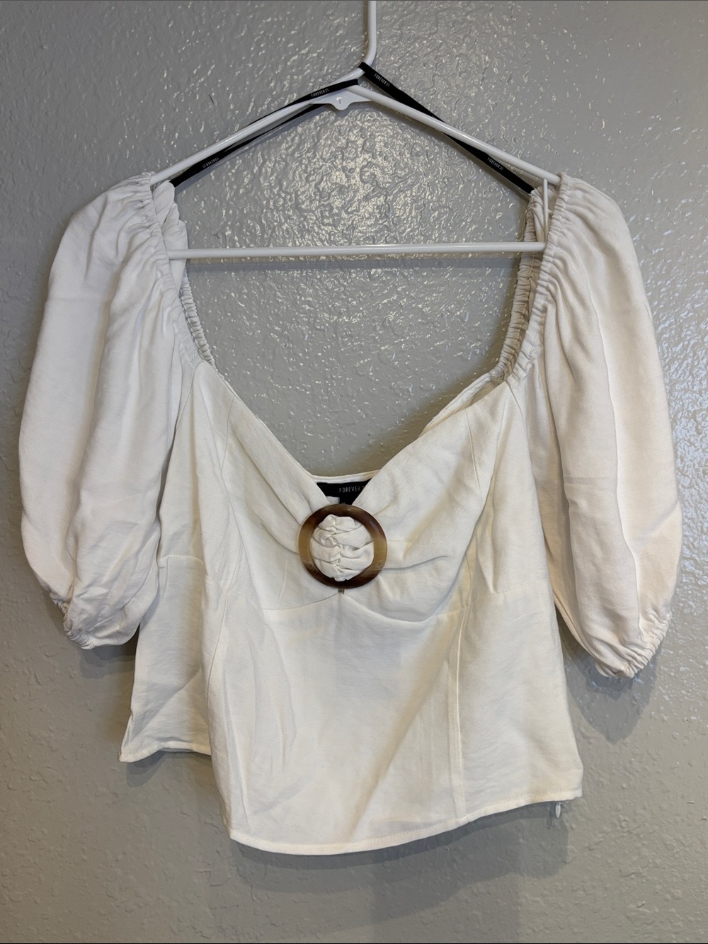 Forever 21 Resort White Cotton Puff-Sleeve Top with Wooden Ring Sz L Boho